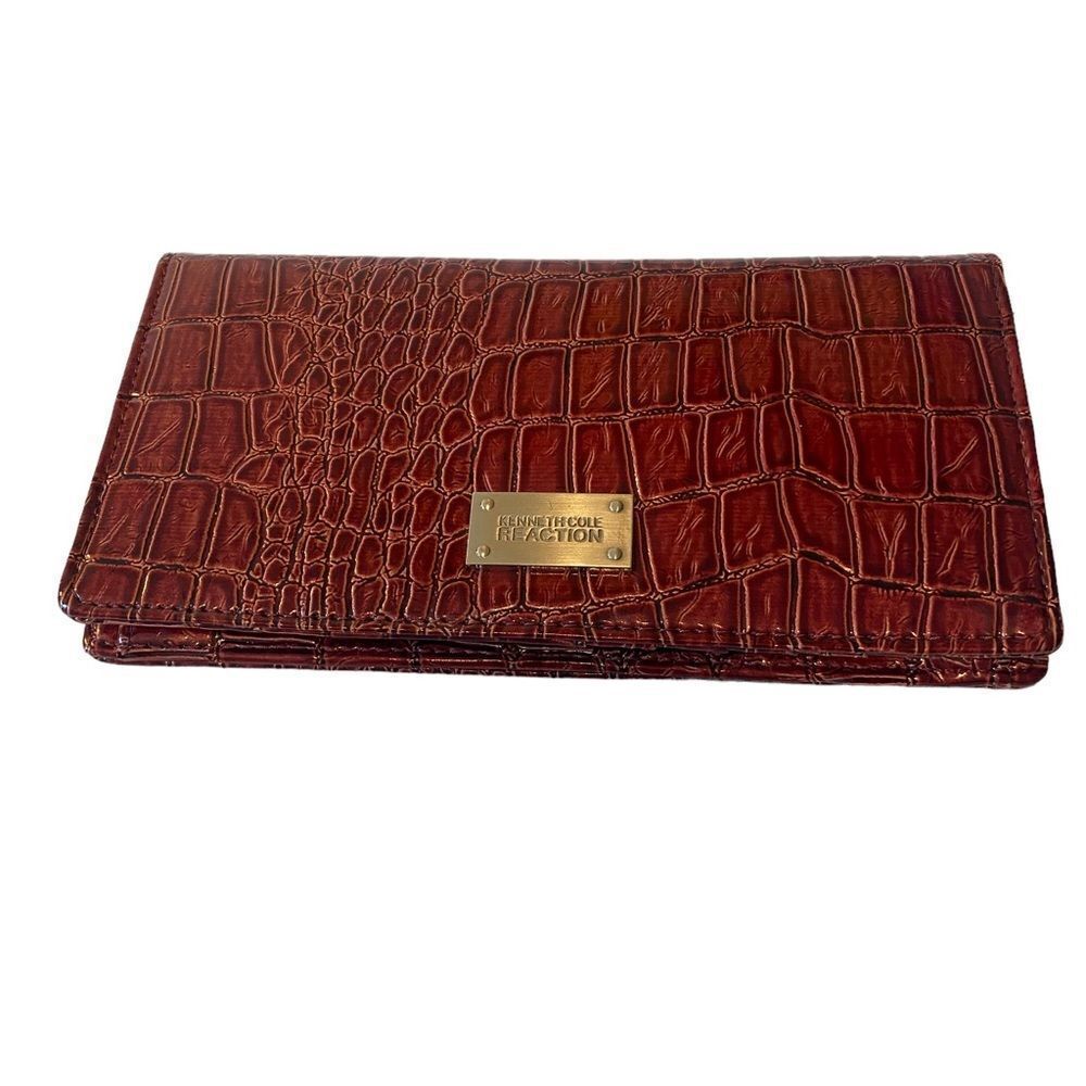 Kenneth Cole Reaction Brick Red Thin Faux Alligator Ladies Wallet.